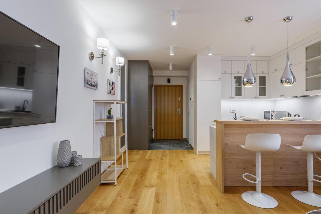 Florencja - Nowy Apartament W Centrum Miasta Z Klimatyzacja Oraz Zadaszonym Parkingiem W Cenie Нови Тарг Екстериор снимка
