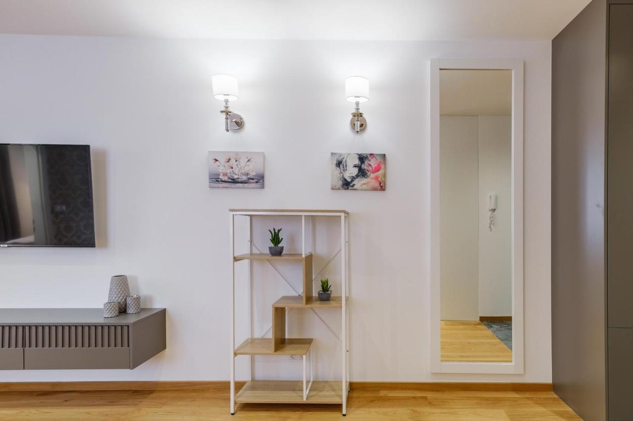 Florencja - Nowy Apartament W Centrum Miasta Z Klimatyzacja Oraz Zadaszonym Parkingiem W Cenie Нови Тарг Екстериор снимка